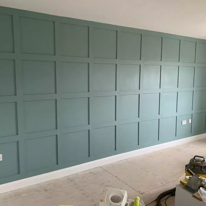 Green wall panelling